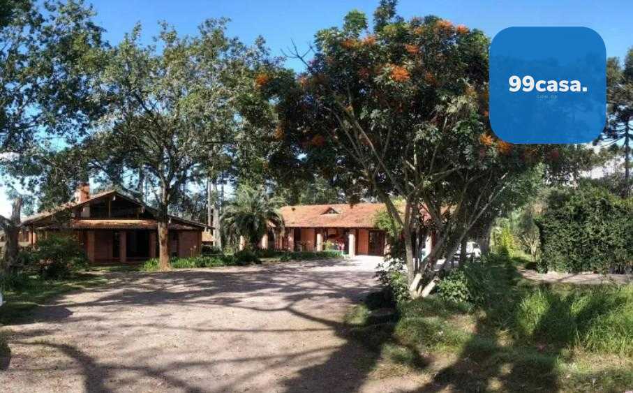 Espetacular propriedade com casas, salões, piscinas e lagos  l...