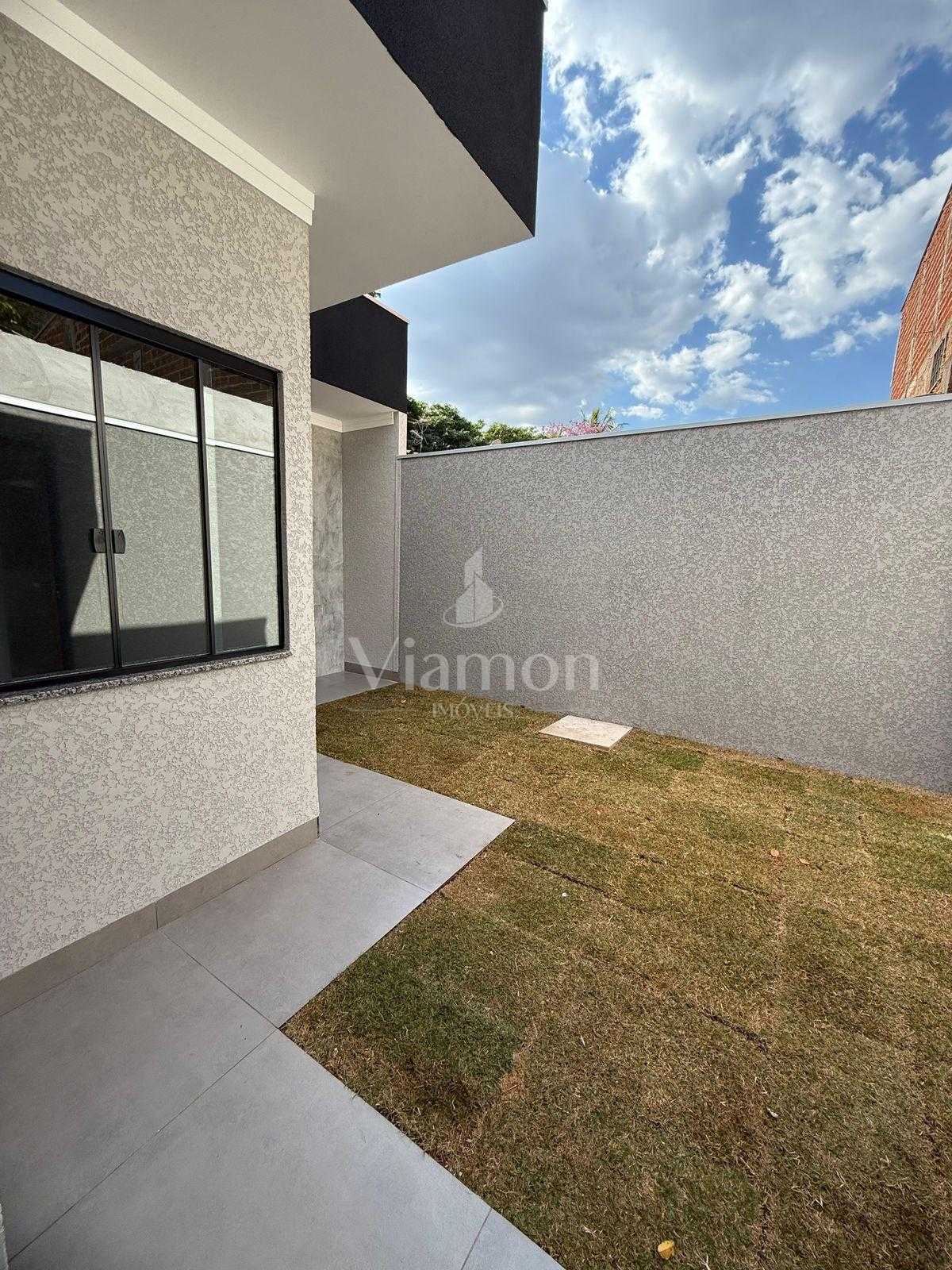 Linda Casa 3 Quartos com Suíte e Área Gourmet no Jardim Itapar...