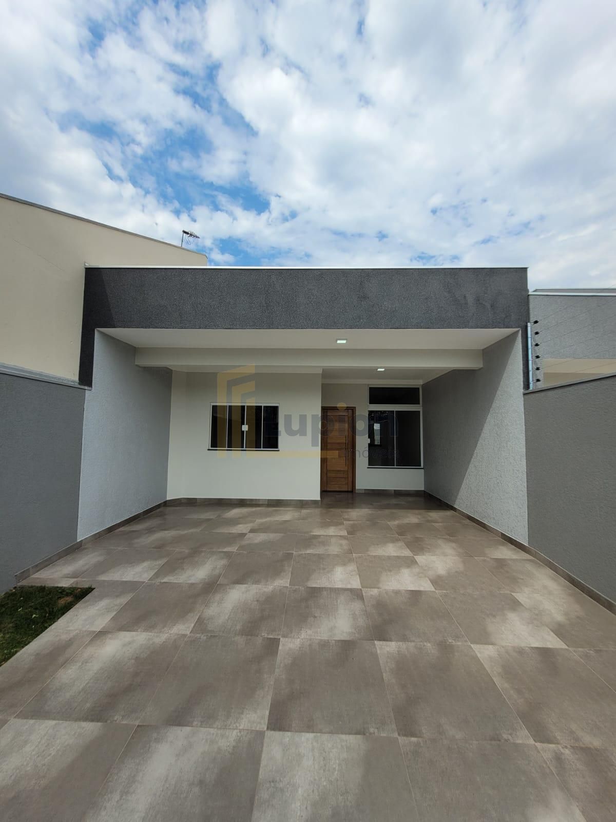 Casa com 3 Quartos, Suíte e Varanda Gourmet no Jardim Novo Oás...