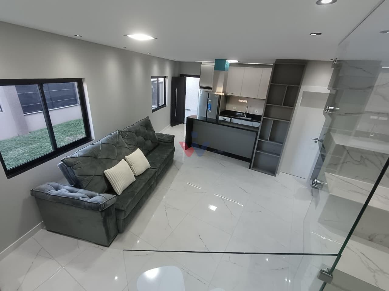 Sobrado alto padrão em Araucária com amplo terreno, suíte, óti...