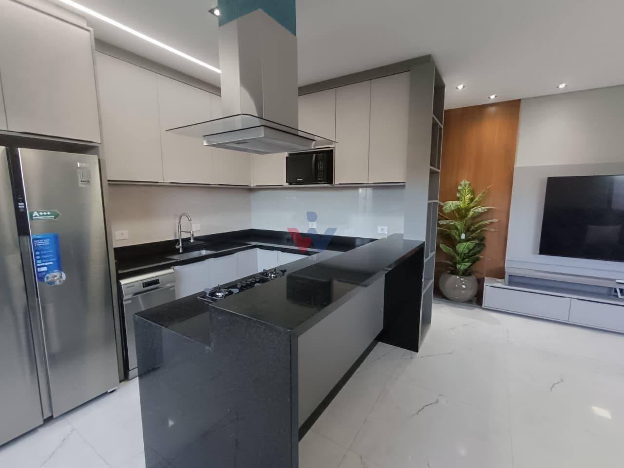 Sobrado alto padrão em Araucária com amplo terreno, suíte, óti...