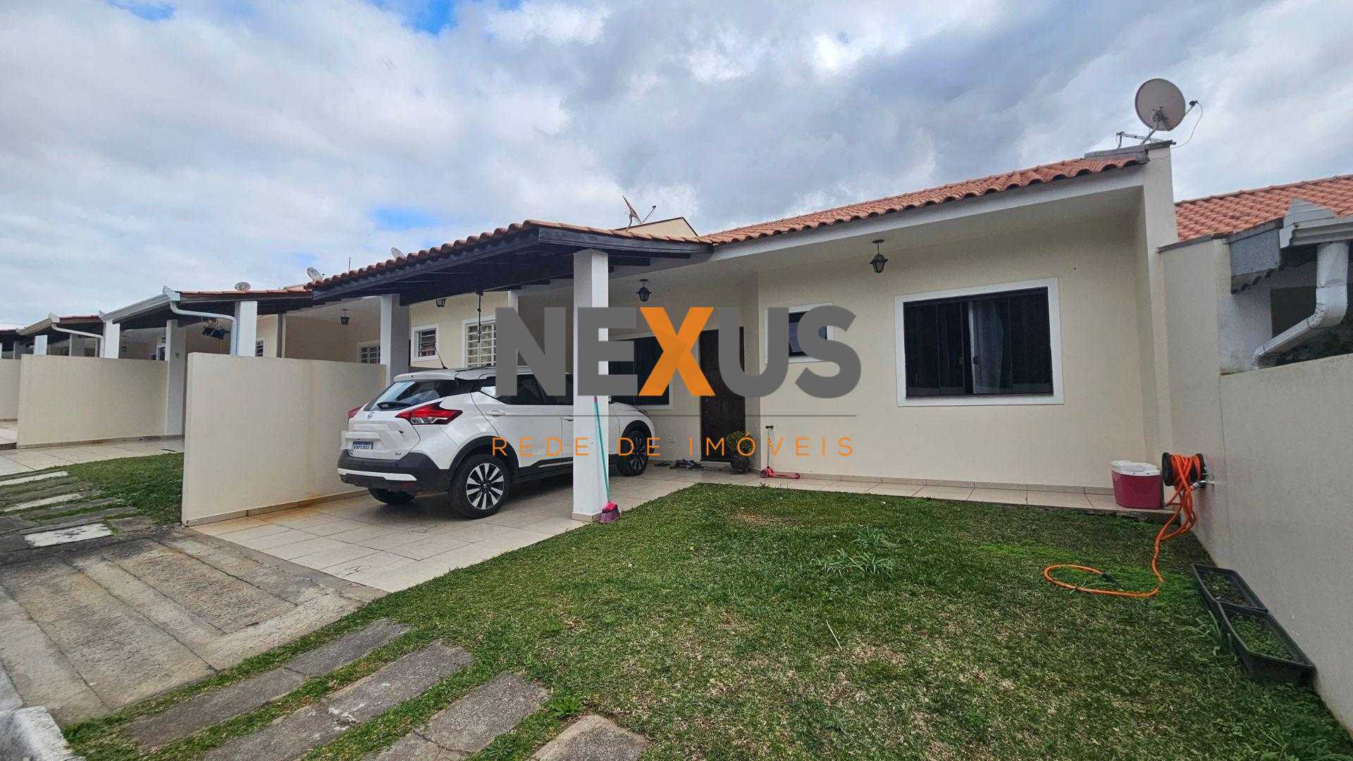 Casa aconchegante em condomínio fechado com 3 quartos, em Arau...