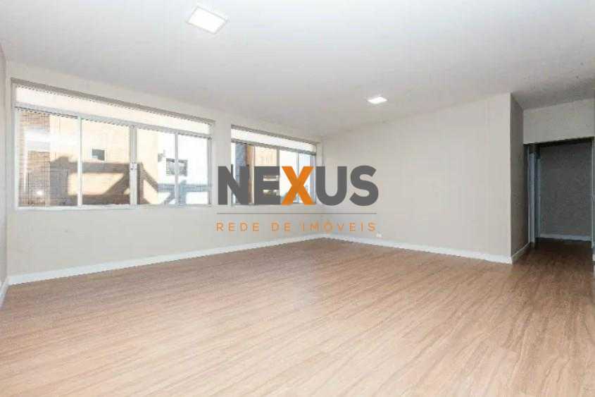 Apartamento amplo e reformado no Batel Água Verde  3 quartos  ...