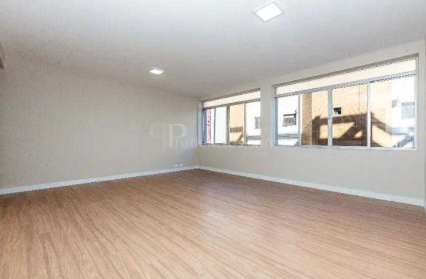 Apartamento amplo e reformado no Batel Água Verde  3 quartos  ...