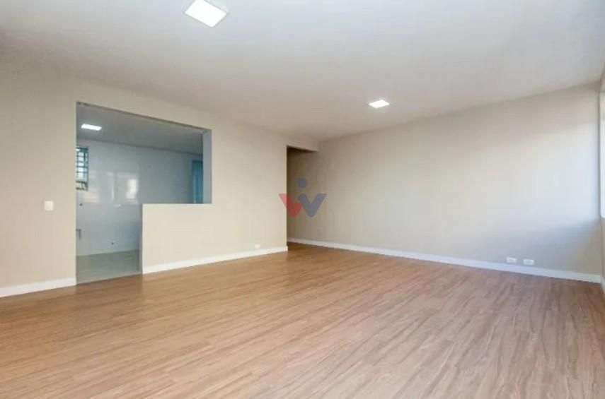 Apartamento amplo e reformado no Batel Água Verde  3 quartos  ...