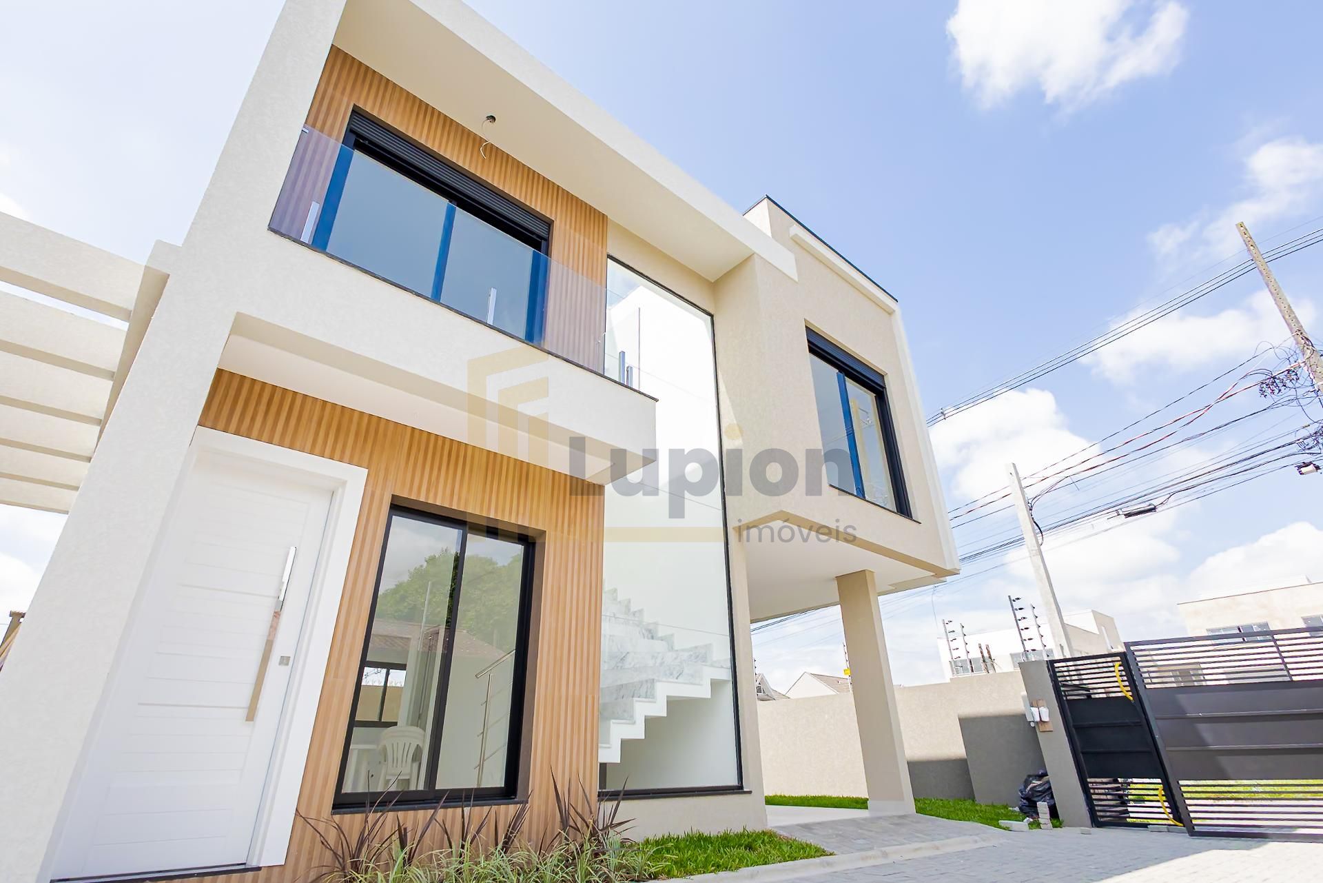 Sobrado de Alto Padrão com 3 Quartos, Suíte e Conforto Exclusivo