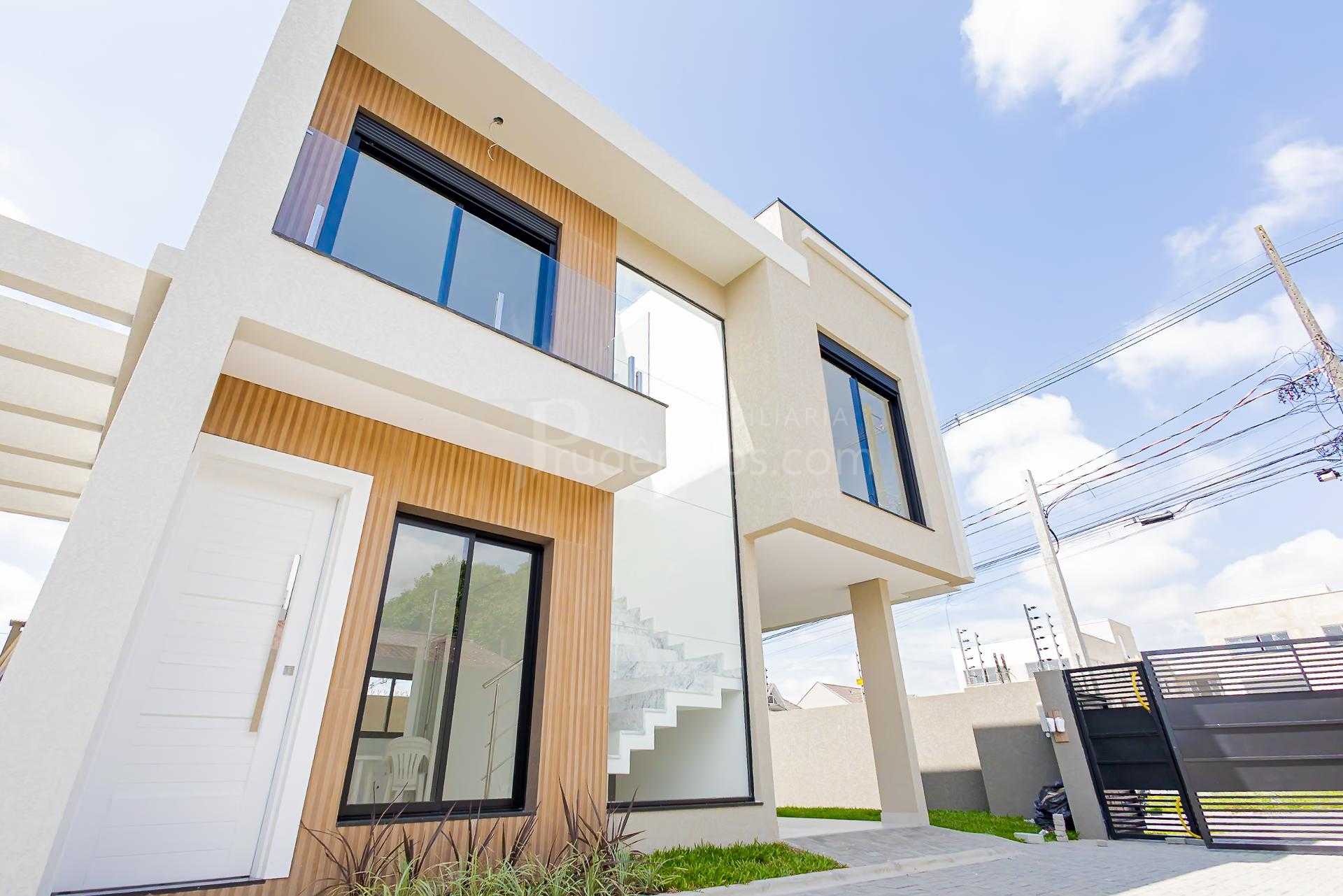 Sobrado de Alto Padrão com 3 Quartos, Suíte e Conforto Exclusivo