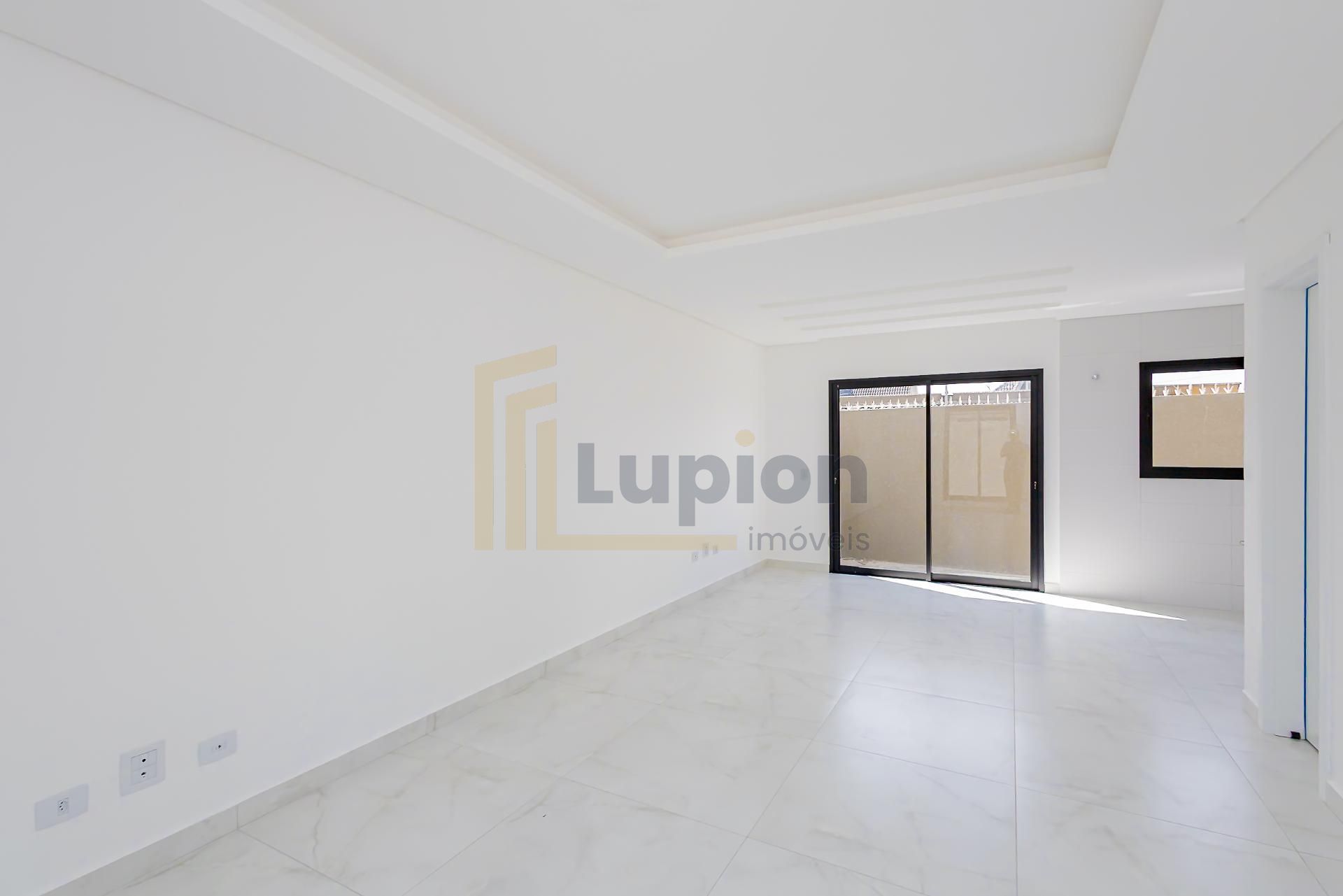 Sobrado de Alto Padrão com 3 Quartos, Suíte e Conforto Exclusivo