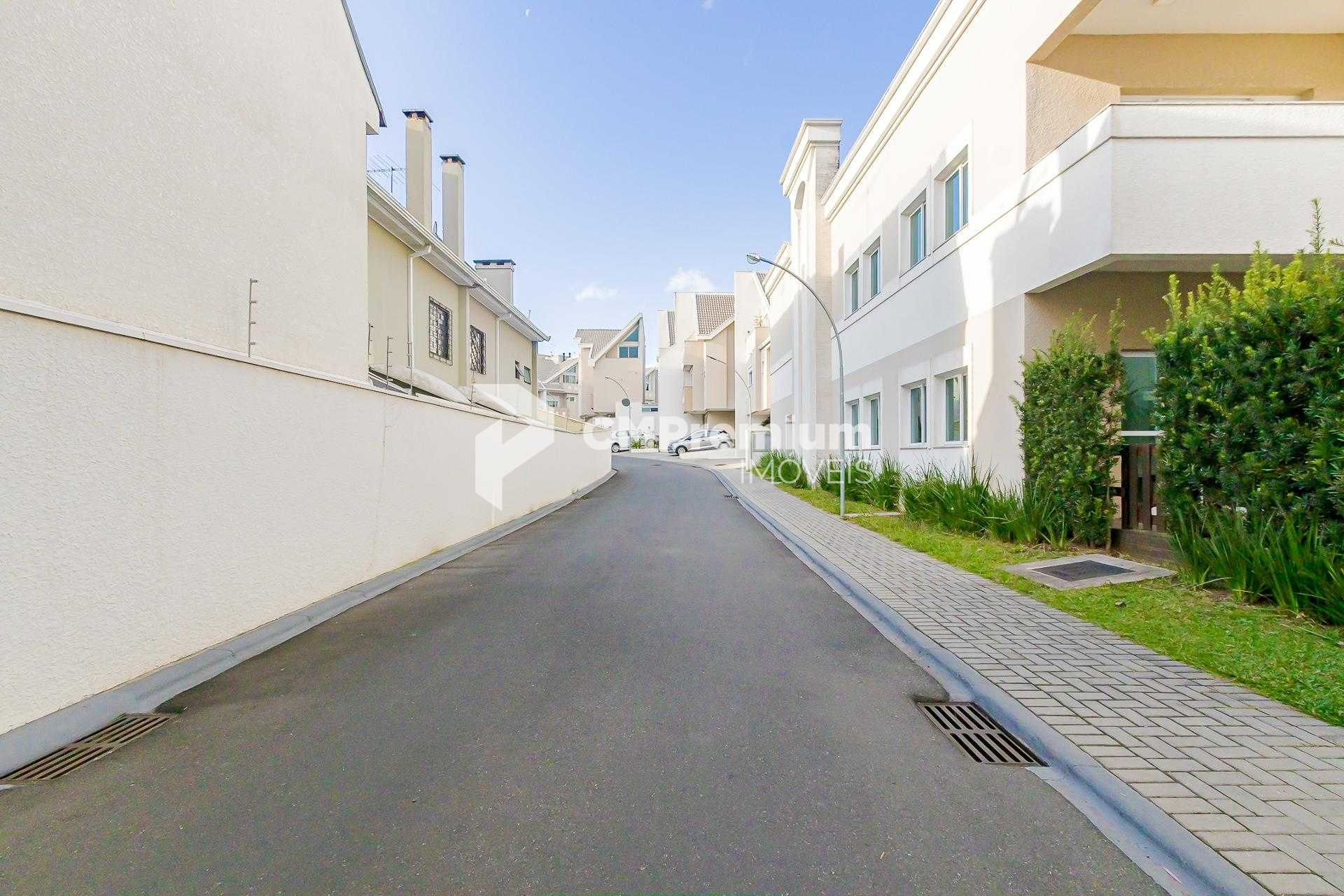 Sobrado Triplex Mobiliado no Jardim das Américas, Residencial ...