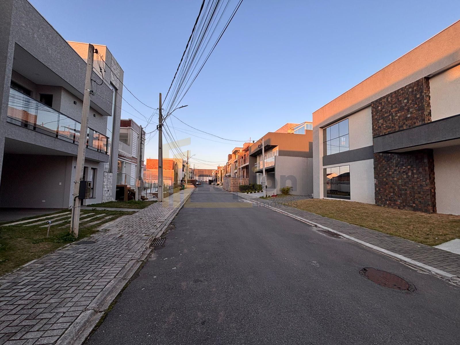 Construa já  terreno em Curitiba com projeto aprovado e condom...
