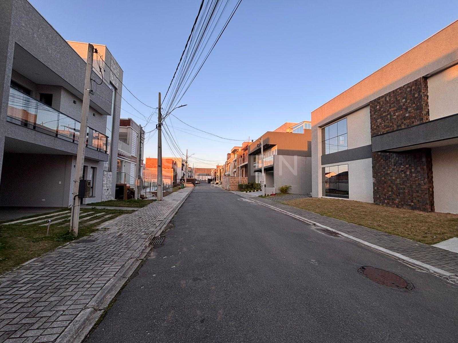 Construa já  terreno em Curitiba com projeto aprovado e condom...