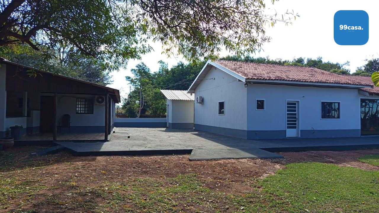 Sítio de Porteira Fechada em Santa Mônica  36.000 m  com Casa ...