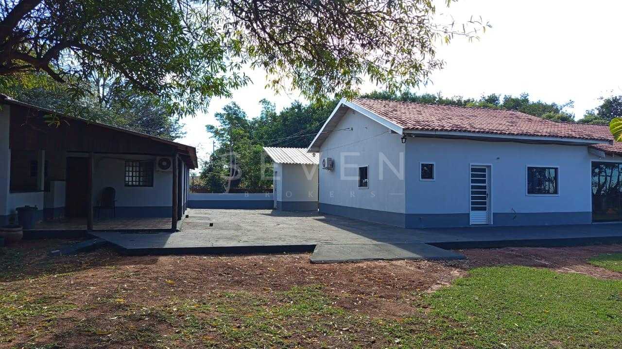 Sítio de Porteira Fechada em Santa Mônica  36.000 m  com Casa ...