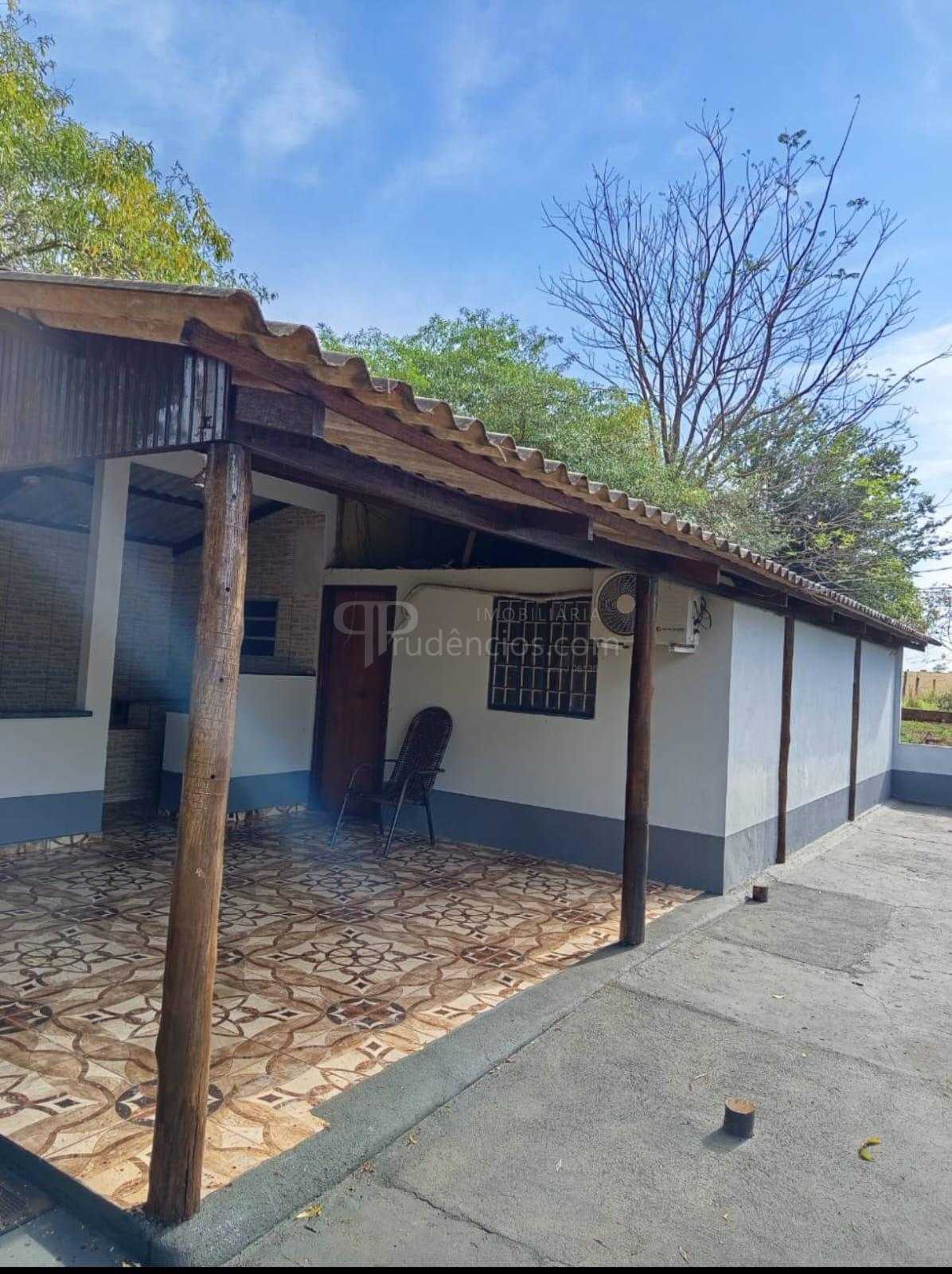 Sítio de Porteira Fechada em Santa Mônica  36.000 m  com Casa ...