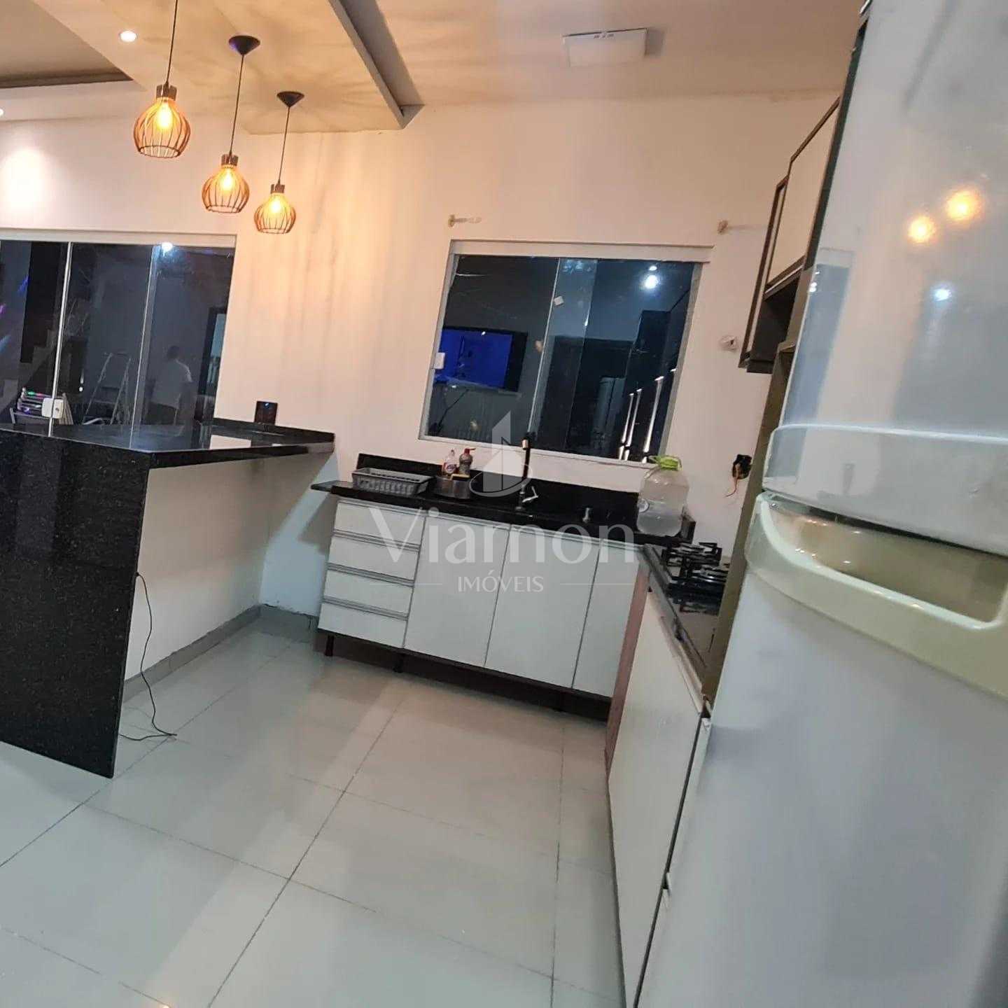 obrado Triplex Novo com Piscina em Matinhos  240m , Mobiliado