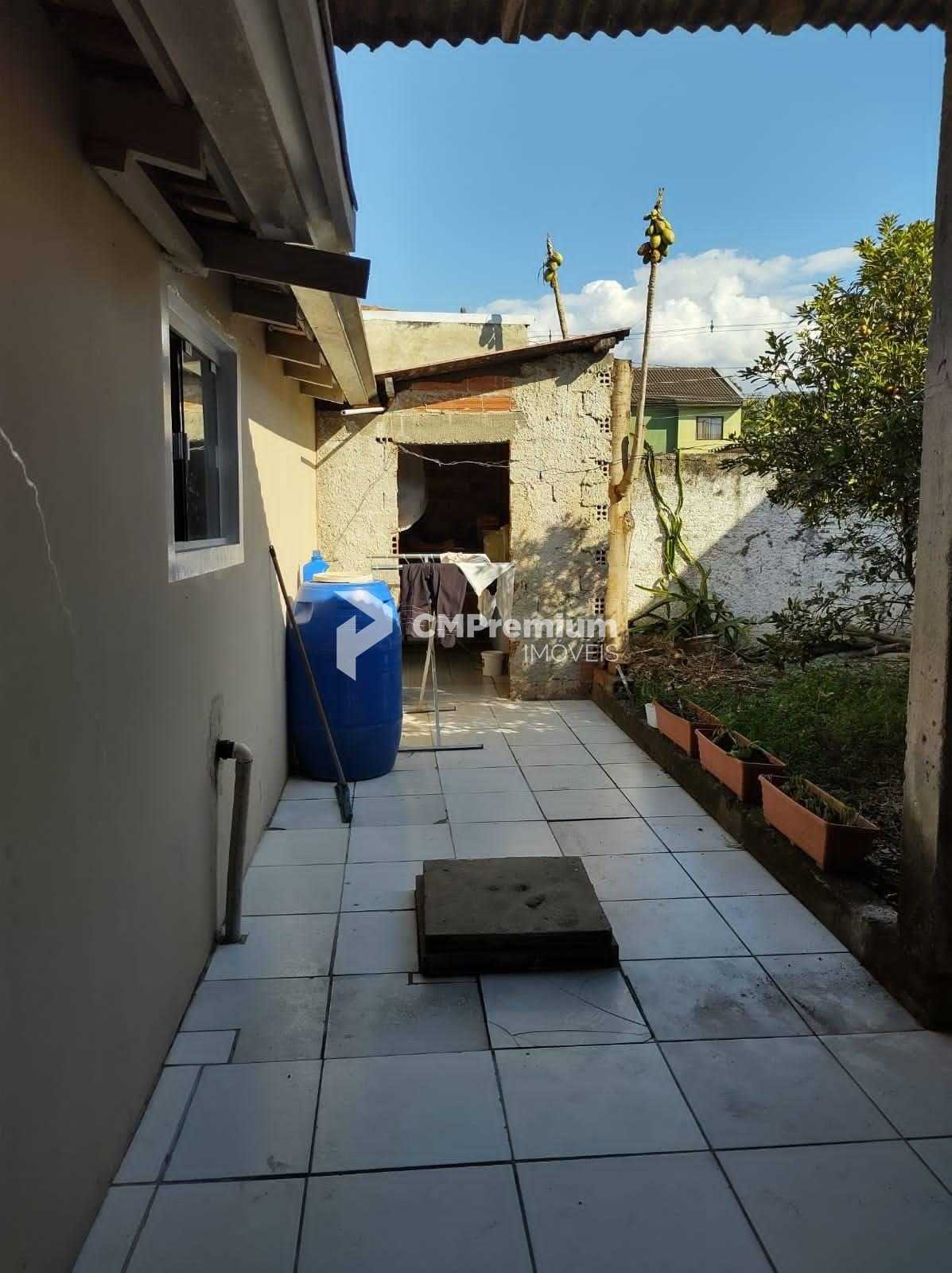 Oportunidade  Casa com Sobrado Grande no Capão Raso  Ideal par...