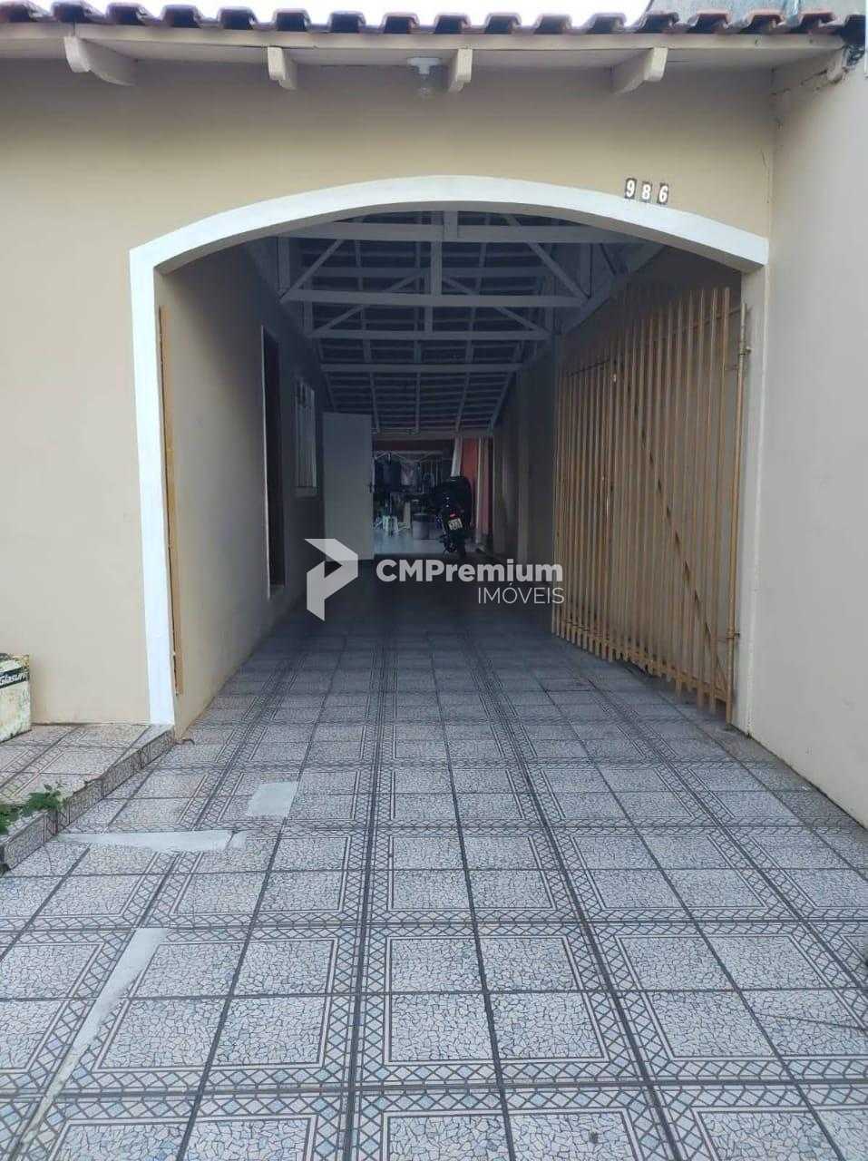 Oportunidade  Casa com Sobrado Grande no Capão Raso  Ideal par...