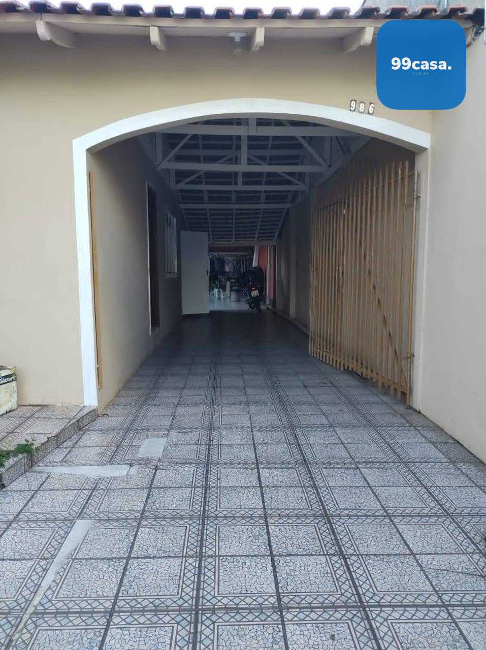 SOBRADO À VENDA EM CURITIBA-PR