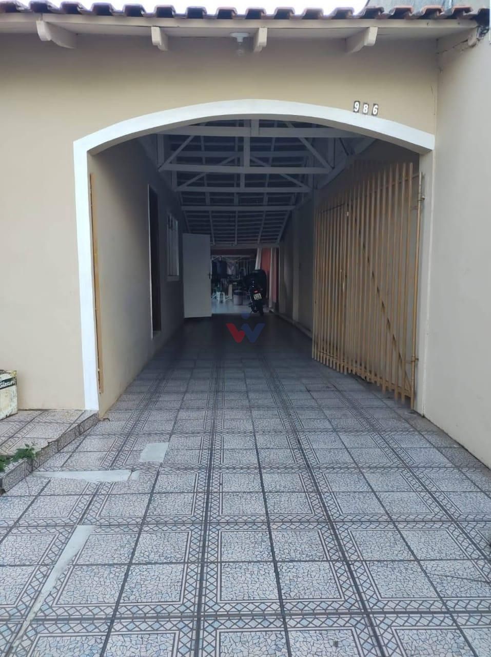 Oportunidade  Casa com Sobrado Grande no Capão Raso  Ideal par...