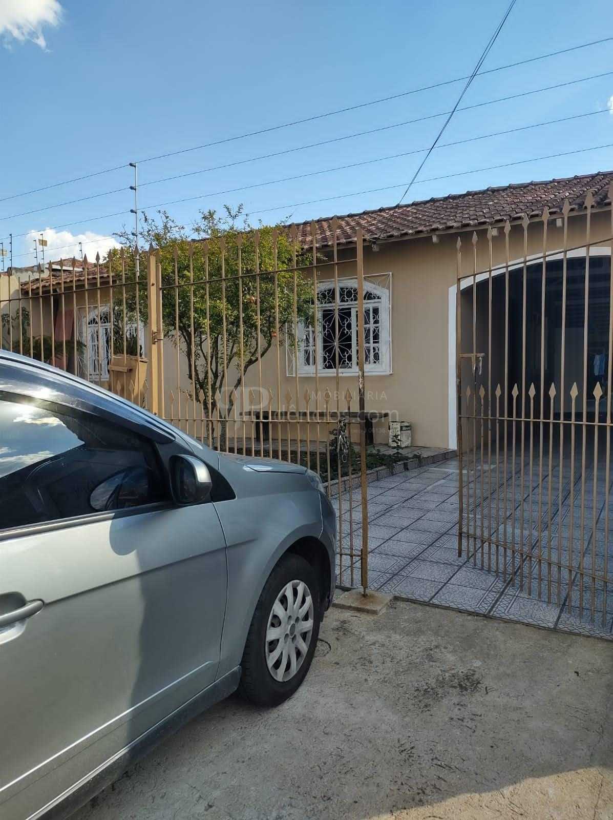 Oportunidade  Casa com Sobrado Grande no Capão Raso  Ideal par...