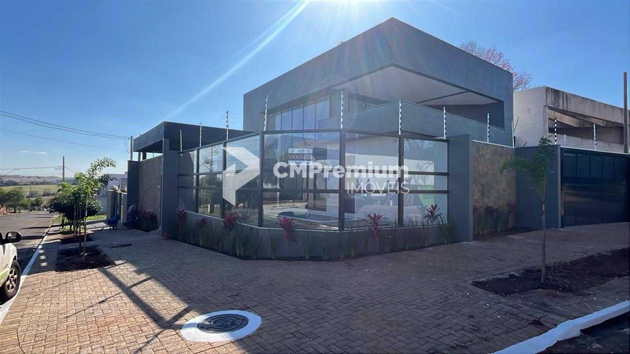 Casa dos Sonhos à Venda no Jardim Munique  3 Suítes, Piscina e...