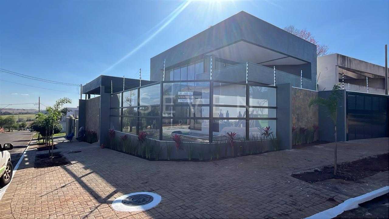 Casa dos Sonhos à Venda no Jardim Munique  3 Suítes, Piscina e...