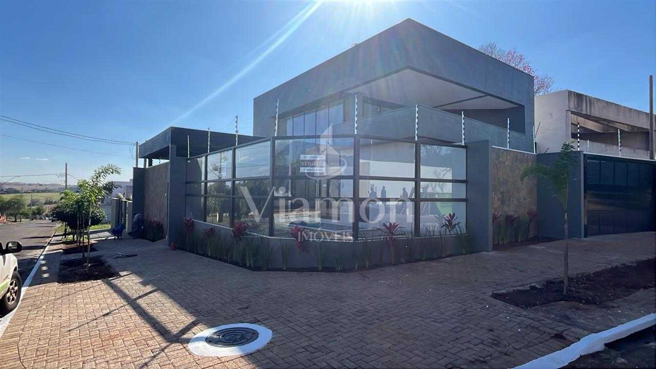 Casa dos Sonhos à Venda no Jardim Munique  3 Suítes, Piscina e...