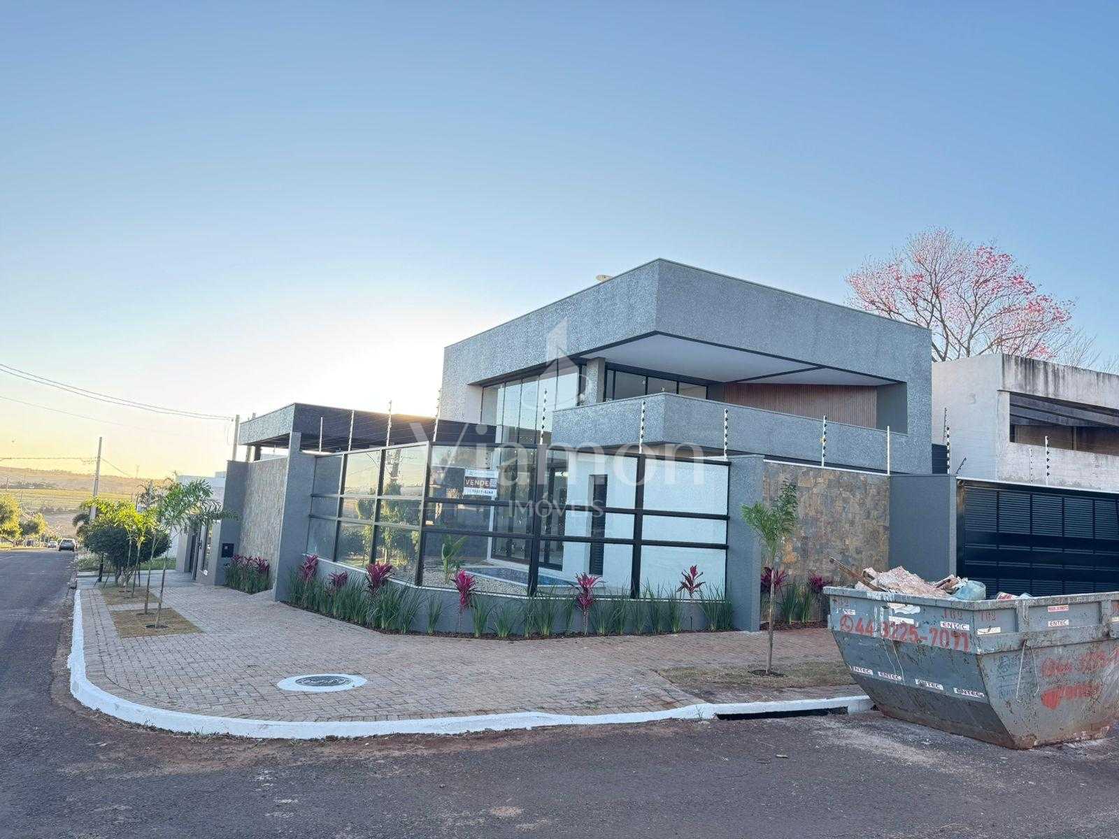 Casa dos Sonhos à Venda no Jardim Munique  3 Suítes, Piscina e...