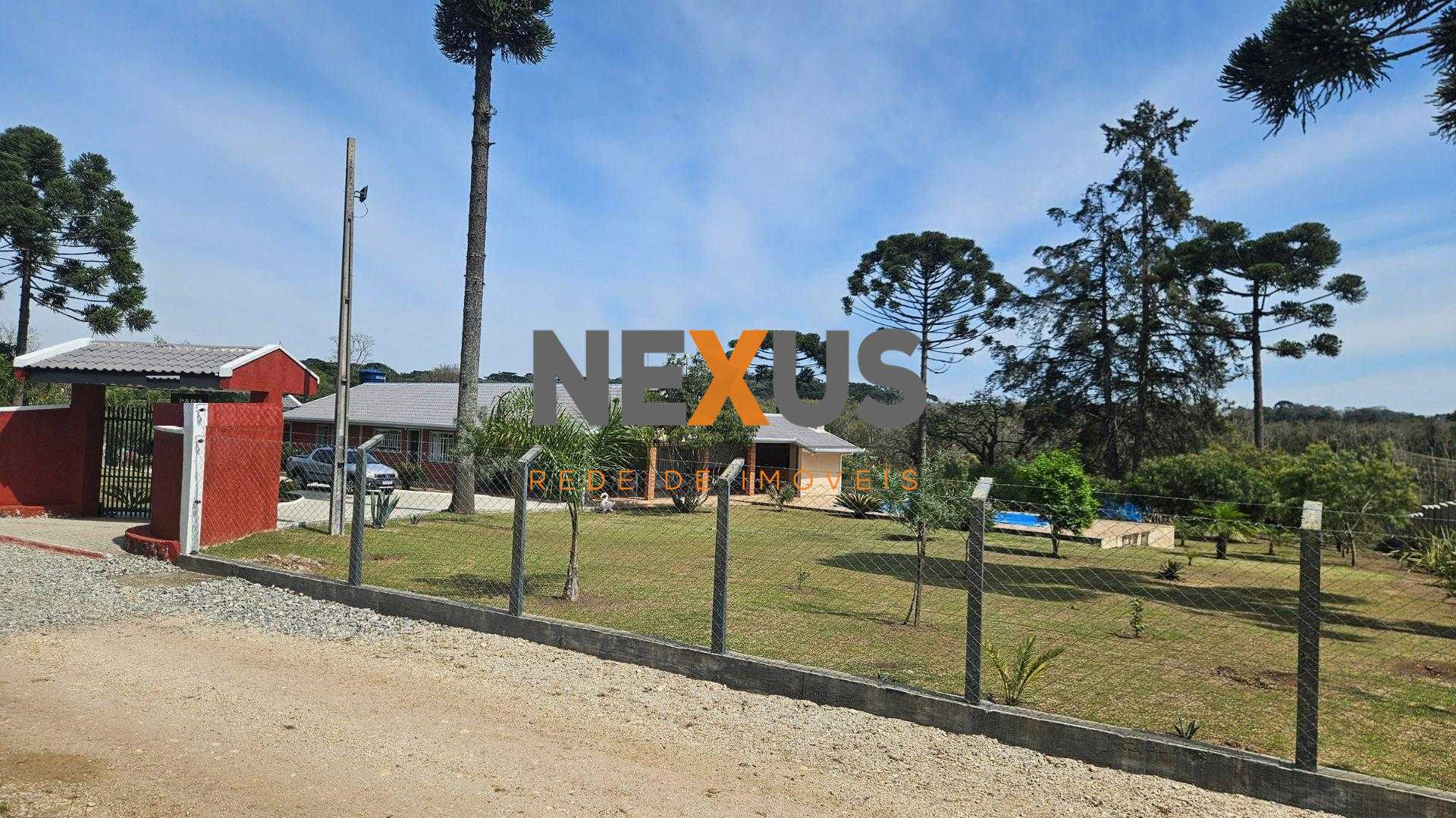 Chácara Completa com Piscina, Lagos, Pomar e 340m  Construídos...