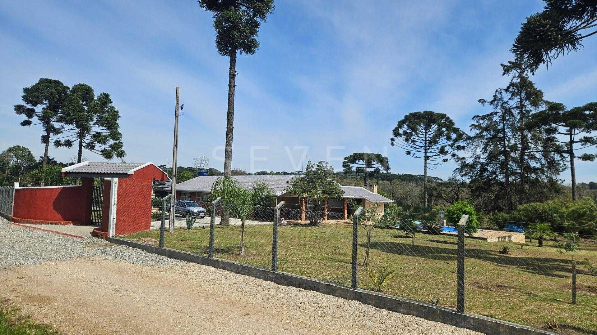 Chácara Completa com Piscina, Lagos, Pomar e 340m  Construídos...