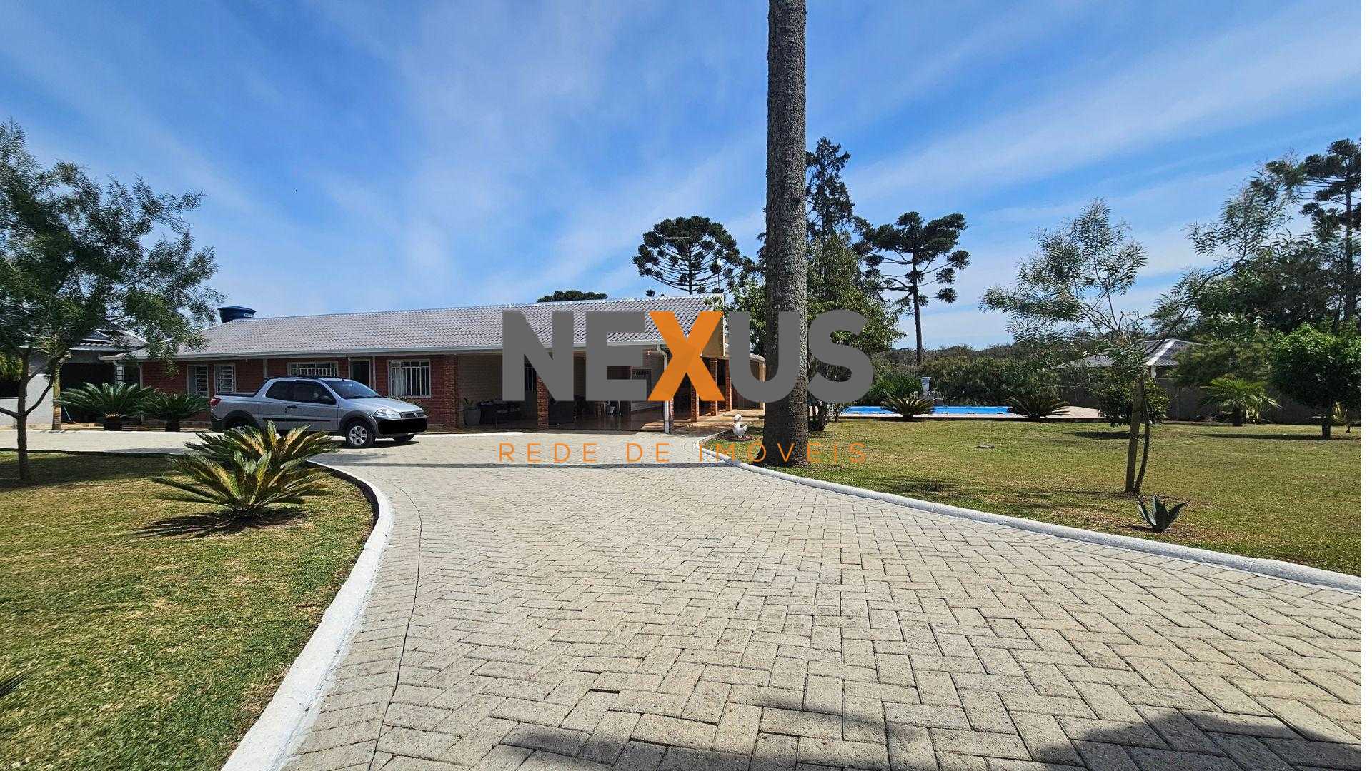 Chácara Completa com Piscina, Lagos, Pomar e 340m  Construídos...