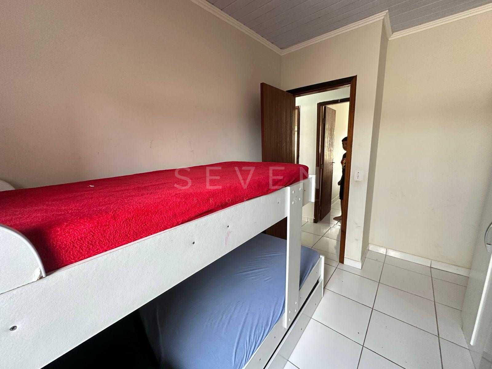 Casa de esquina à venda no Condomínio Vila Franca  3 quartos e...