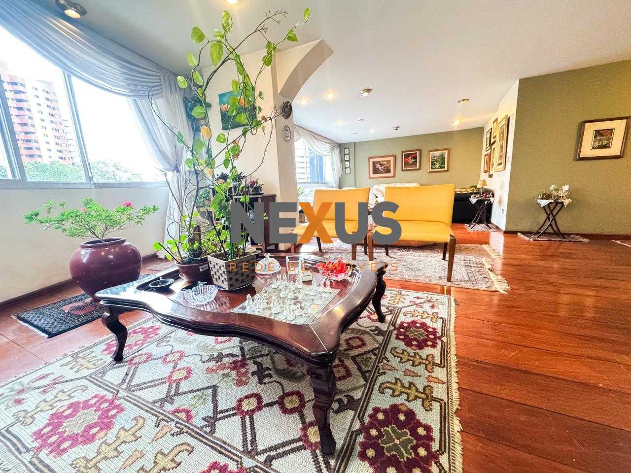 Apartamento de Alto Padrão no Água Verde, 262 m  de  Sofistica...