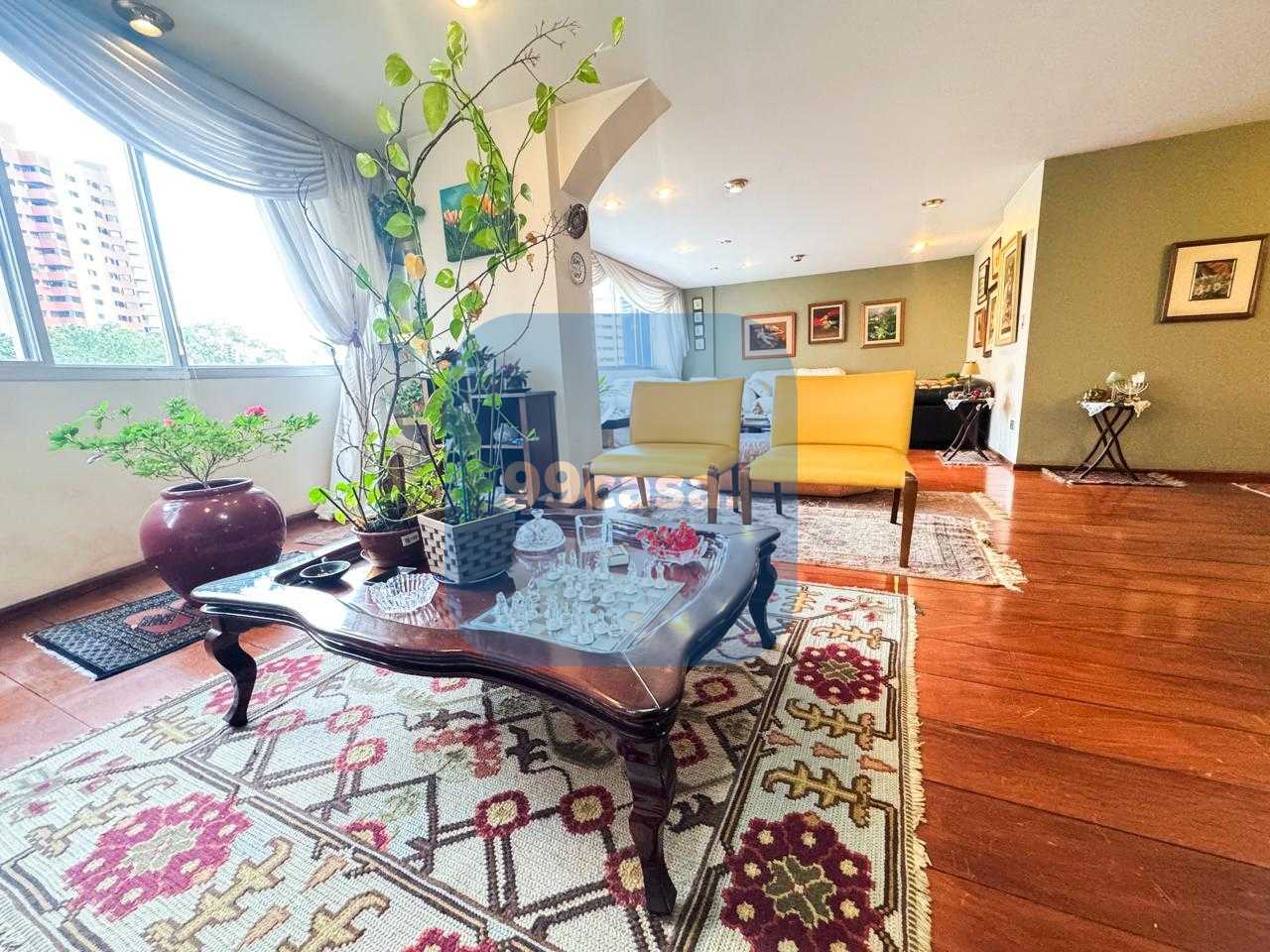 Apartamento de Alto Padrão no Água Verde, 262 m  de  Sofistica...