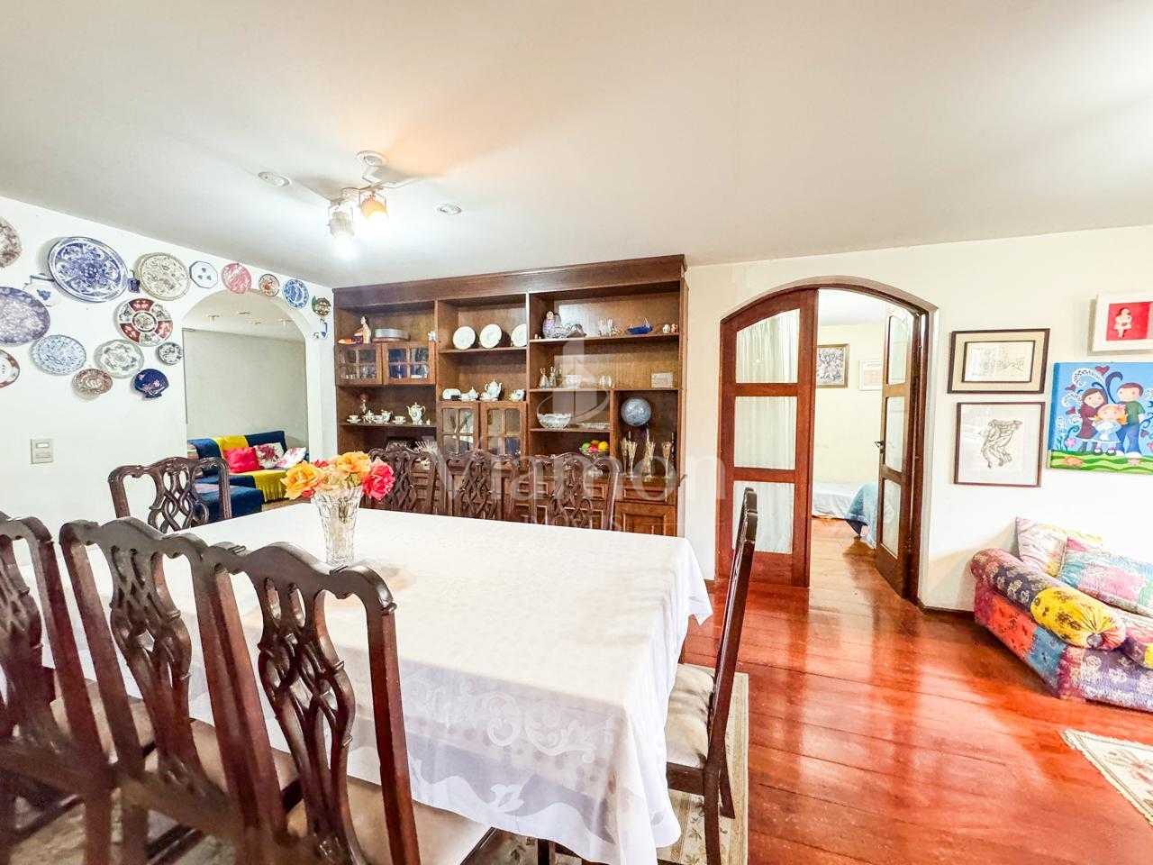 Apartamento de Alto Padrão no Água Verde, 262 m  de  Sofistica...
