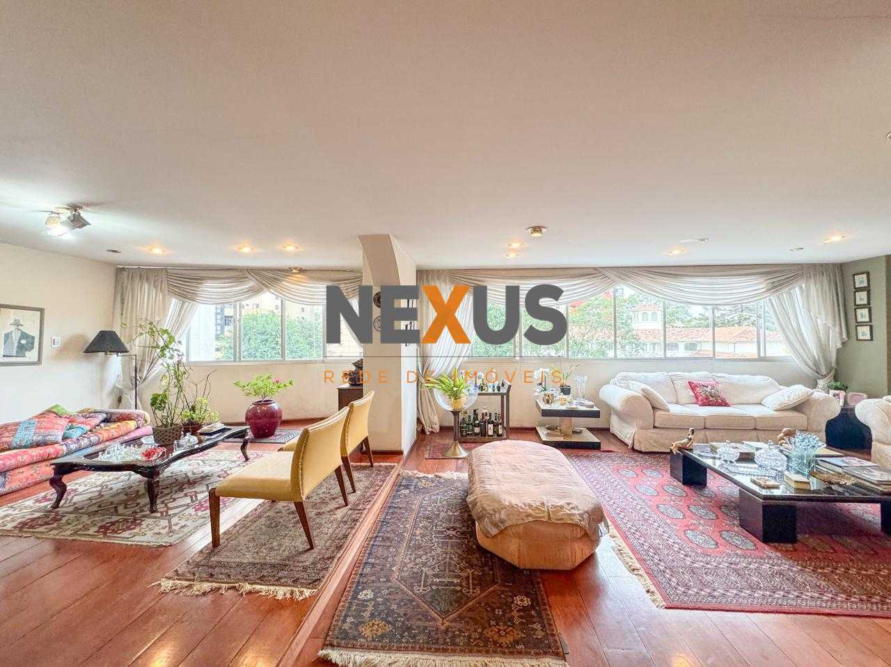 Apartamento de Alto Padrão no Água Verde, 262 m  de  Sofistica...