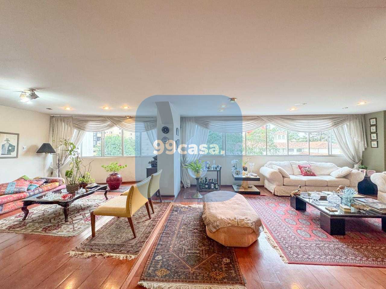 Apartamento de Alto Padrão no Água Verde, 262 m  de  Sofistica...