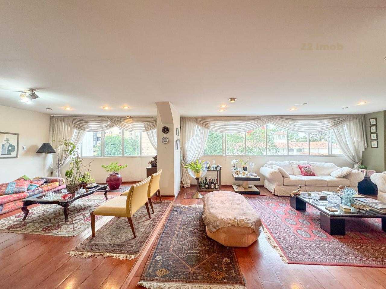 Apartamento de Alto Padrão no Água Verde, 262 m  de  Sofistica...