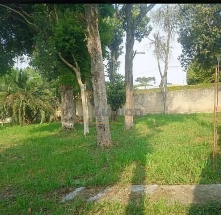 Terreno de Esquina 435 m  em Bairro Valorizado  Próximo ao Trê...