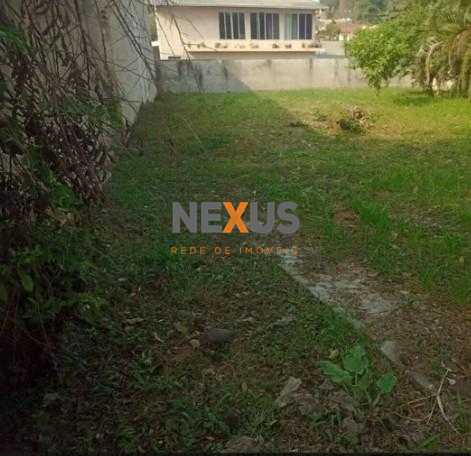 Terreno de Esquina 435 m  em Bairro Valorizado  Próximo ao Trê...