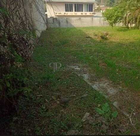 Terreno de Esquina 435 m  em Bairro Valorizado  Próximo ao Trê...