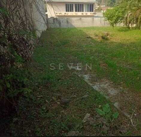 Terreno de Esquina 435 m  em Bairro Valorizado  Próximo ao Trê...