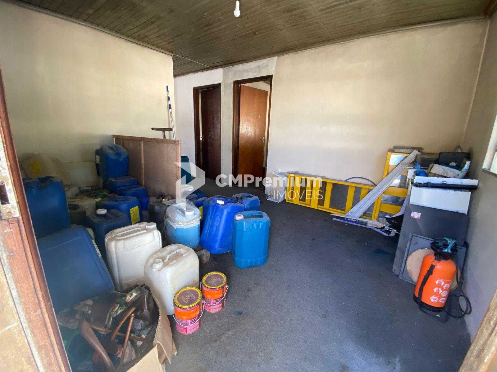 Galpão 440 m    Casas em Terreno 2.410 m   Zona Industrial e d...