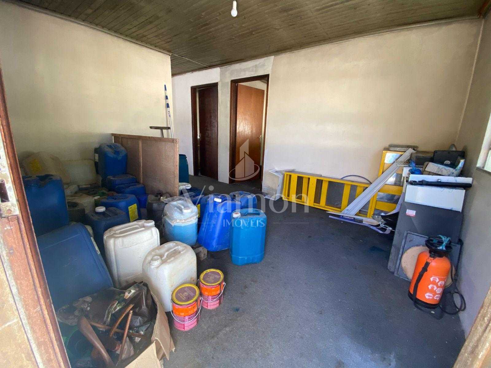 Galpão 440 m    Casas em Terreno 2.410 m   Zona Industrial e d...