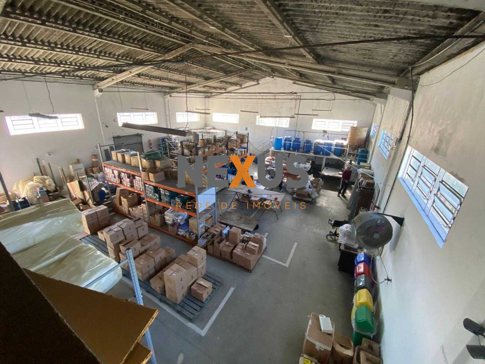 Galpão 440 m    Casas em Terreno 2.410 m   Zona Industrial e d...