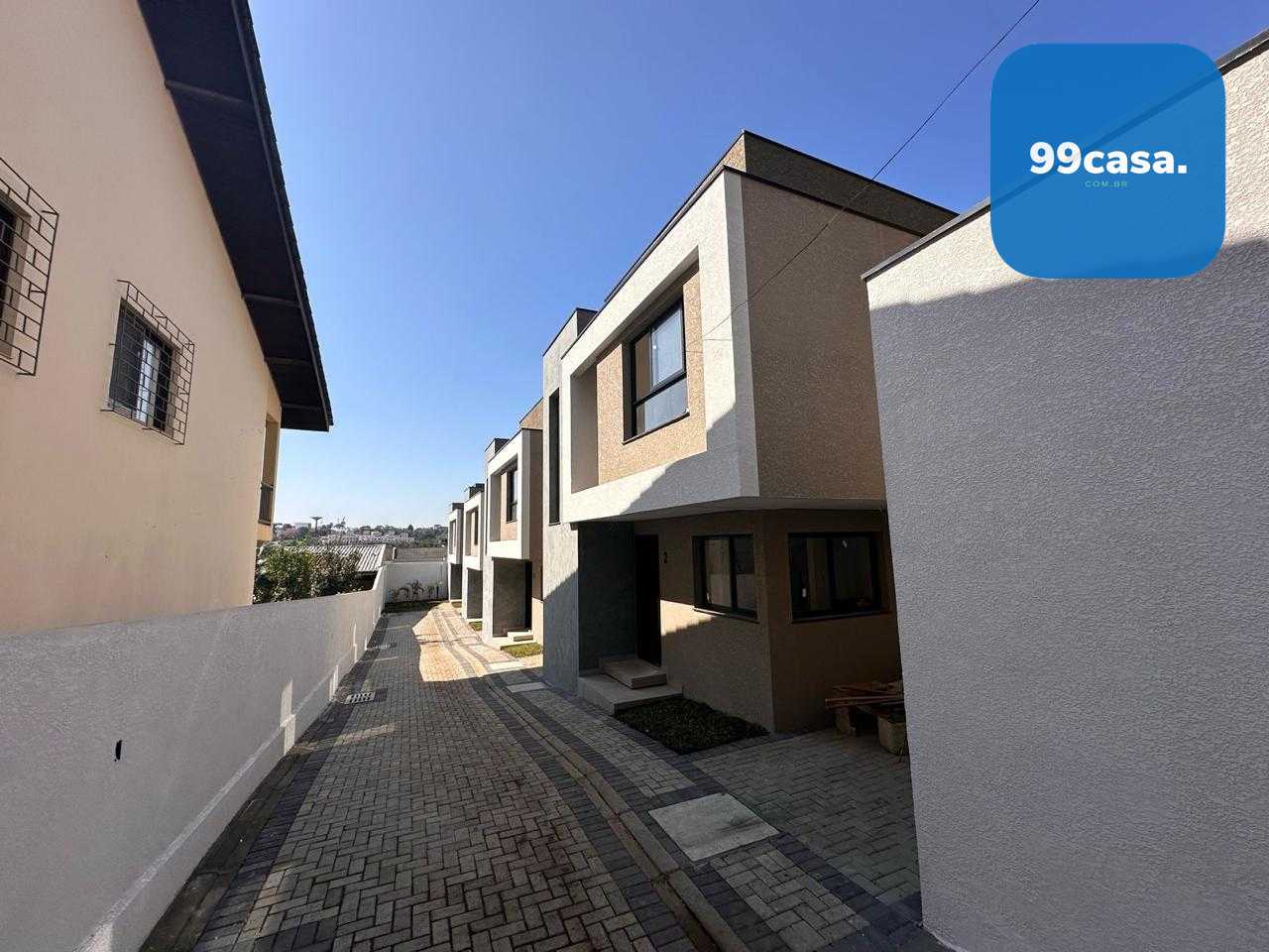 Sobrado Amplo no Santa Cândida com 3 Quartos, Suíte e Espaço G...