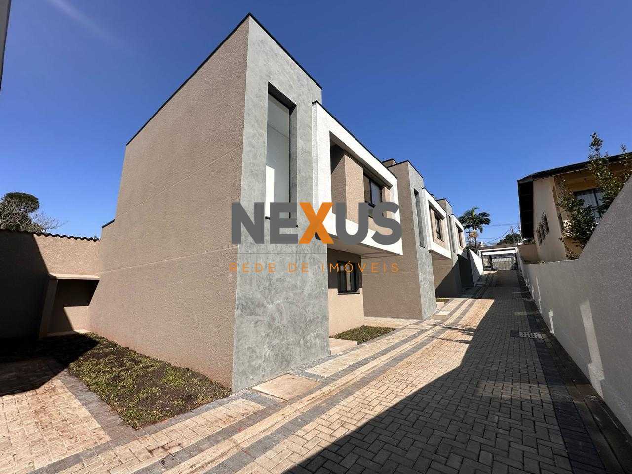 Sobrado Amplo no Santa Cândida com 3 Quartos, Suíte e Espaço G...