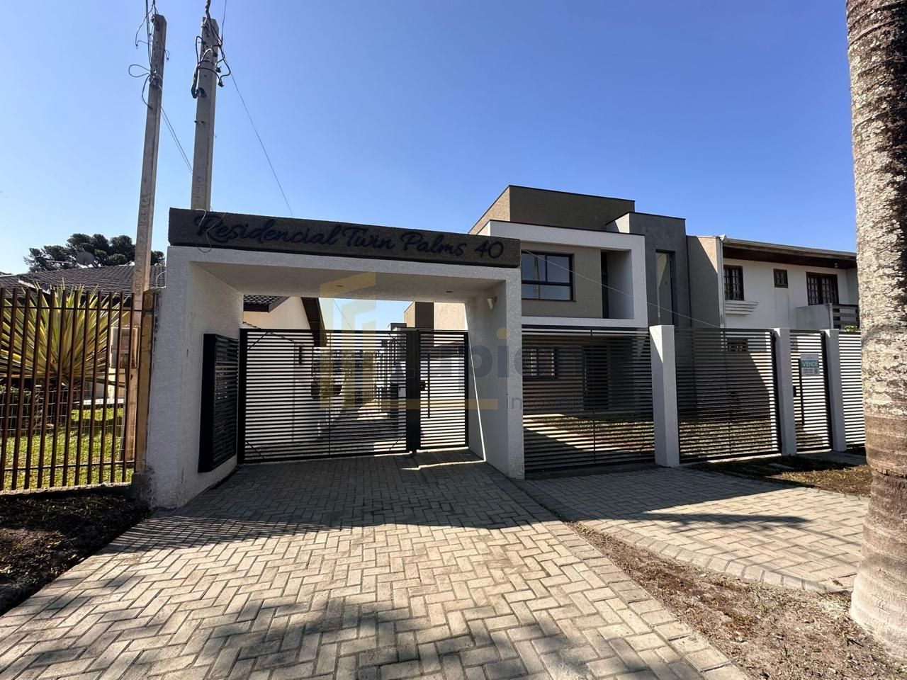 Sobrado Amplo no Santa Cândida com 3 Quartos, Suíte e Espaço G...