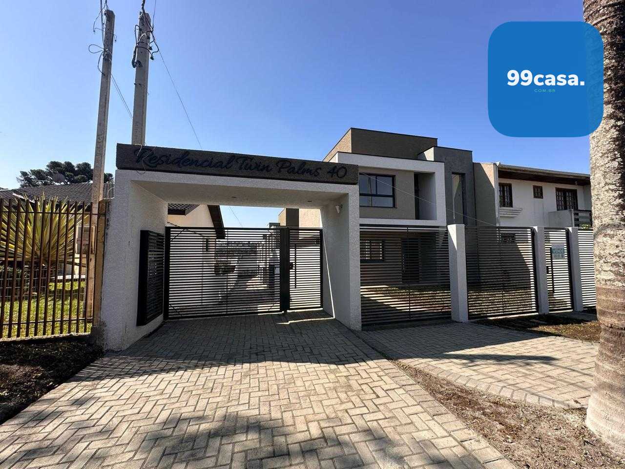 Sobrado Amplo no Santa Cândida com 3 Quartos, Suíte e Espaço G...