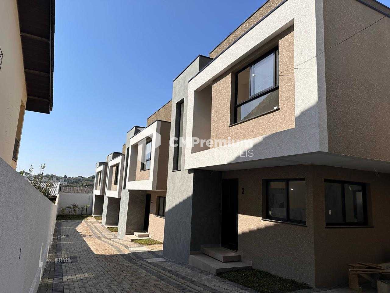 Sobrado Amplo no Santa Cândida com 3 Quartos, Suíte e Espaço G...